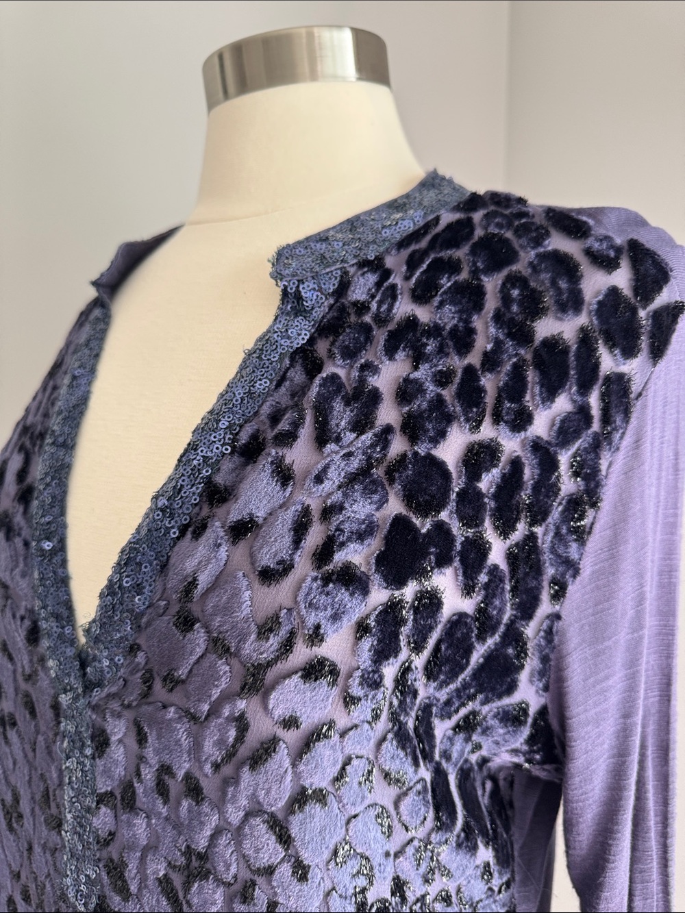 Tiny NWOT by Anthropologie Textured Leopard Print Sequin Top - Navy, Size M